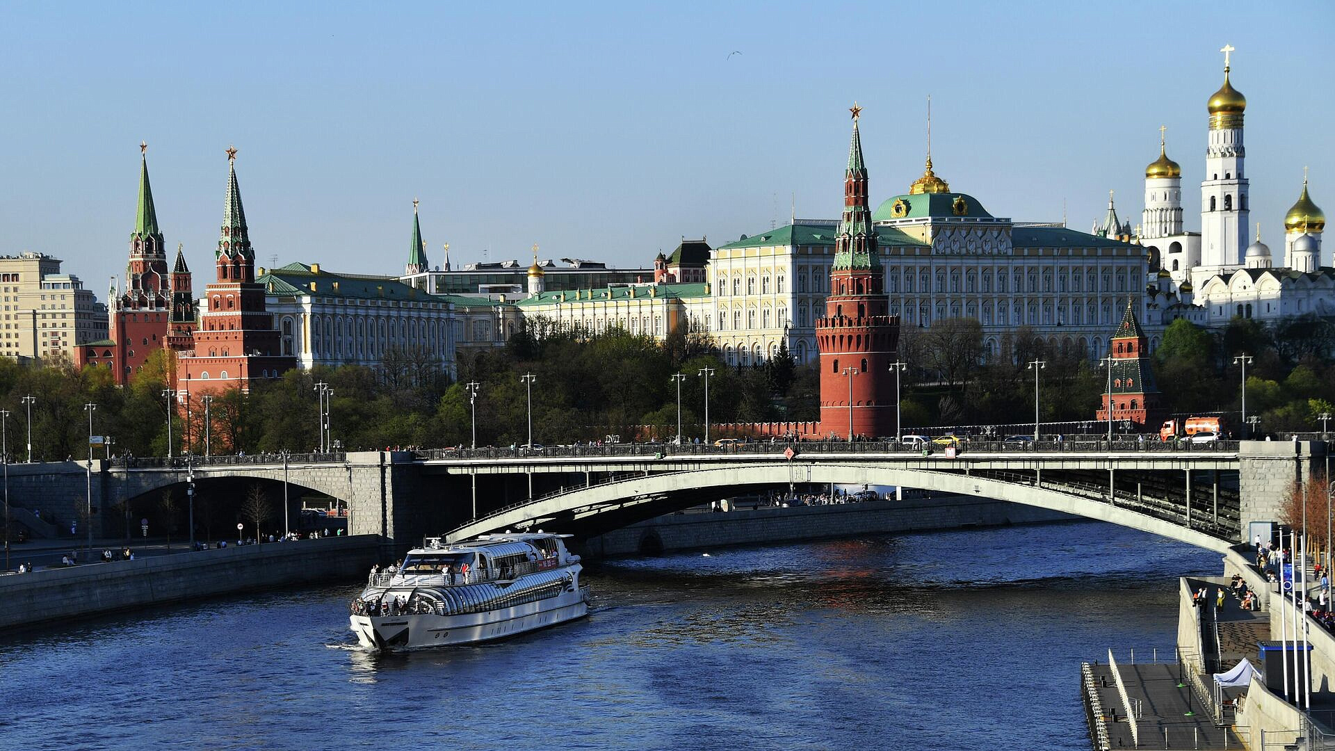 В Кремле опровергли сообщения о якобы предложении для США по разведданным