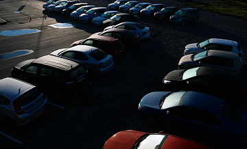 Индексация утильсбора не повысит цену российских машин, заявил Минпромторг