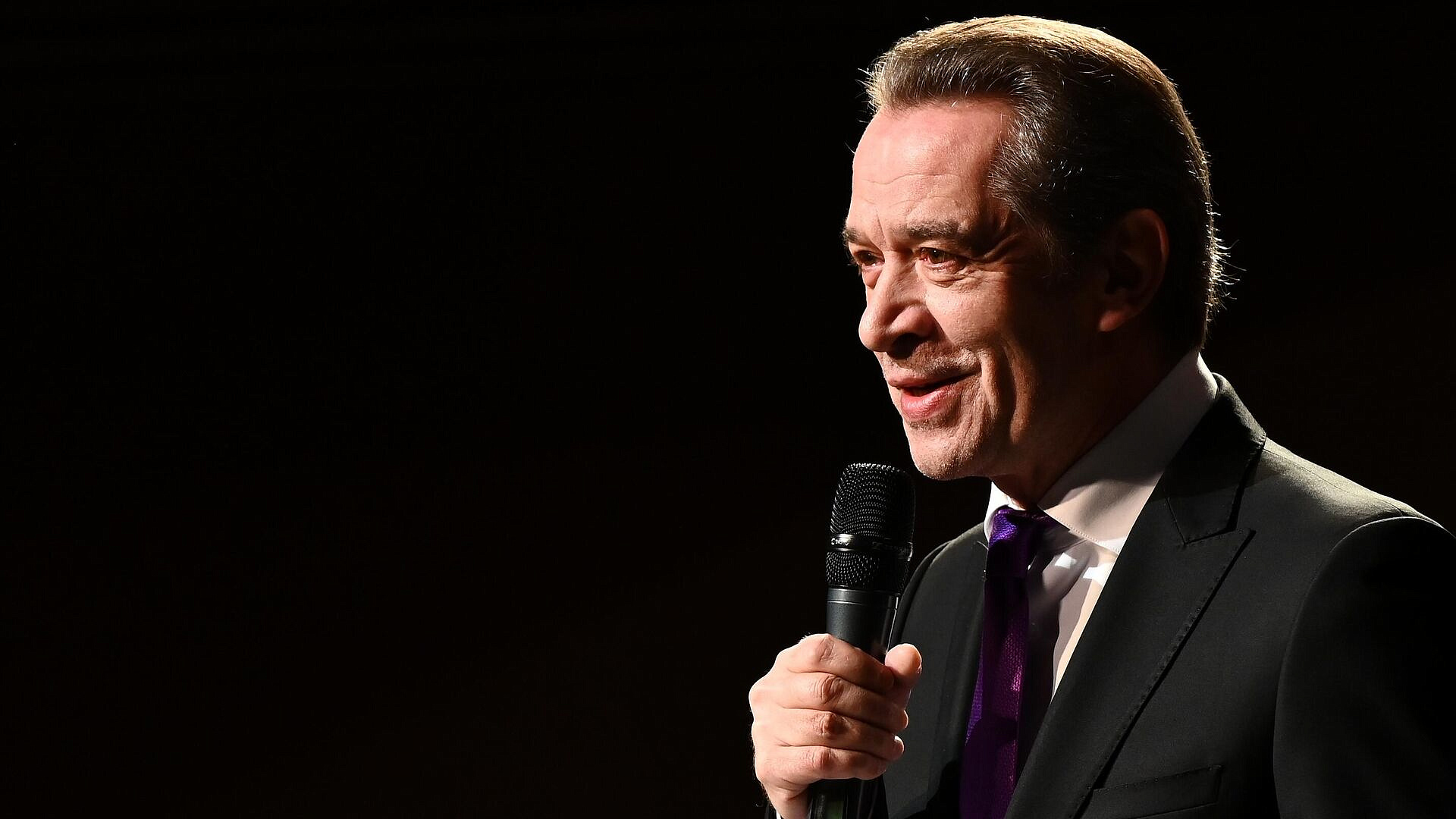 Машков опроверг информацию о завершении карьеры в кино