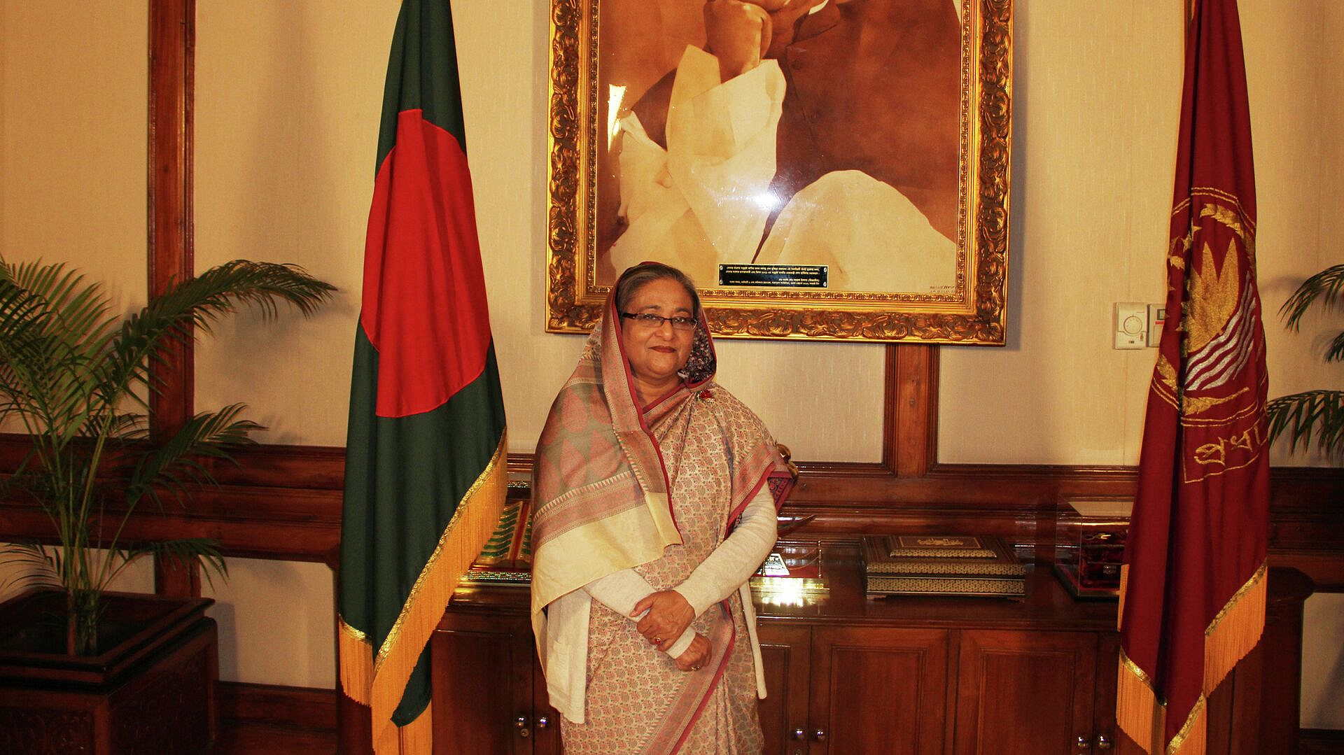 Премьер Бангладеш призвала положить конец гонке вооружений