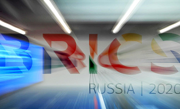 Страны БРИКС ведут переговоры о единой валюте, заявил посол России