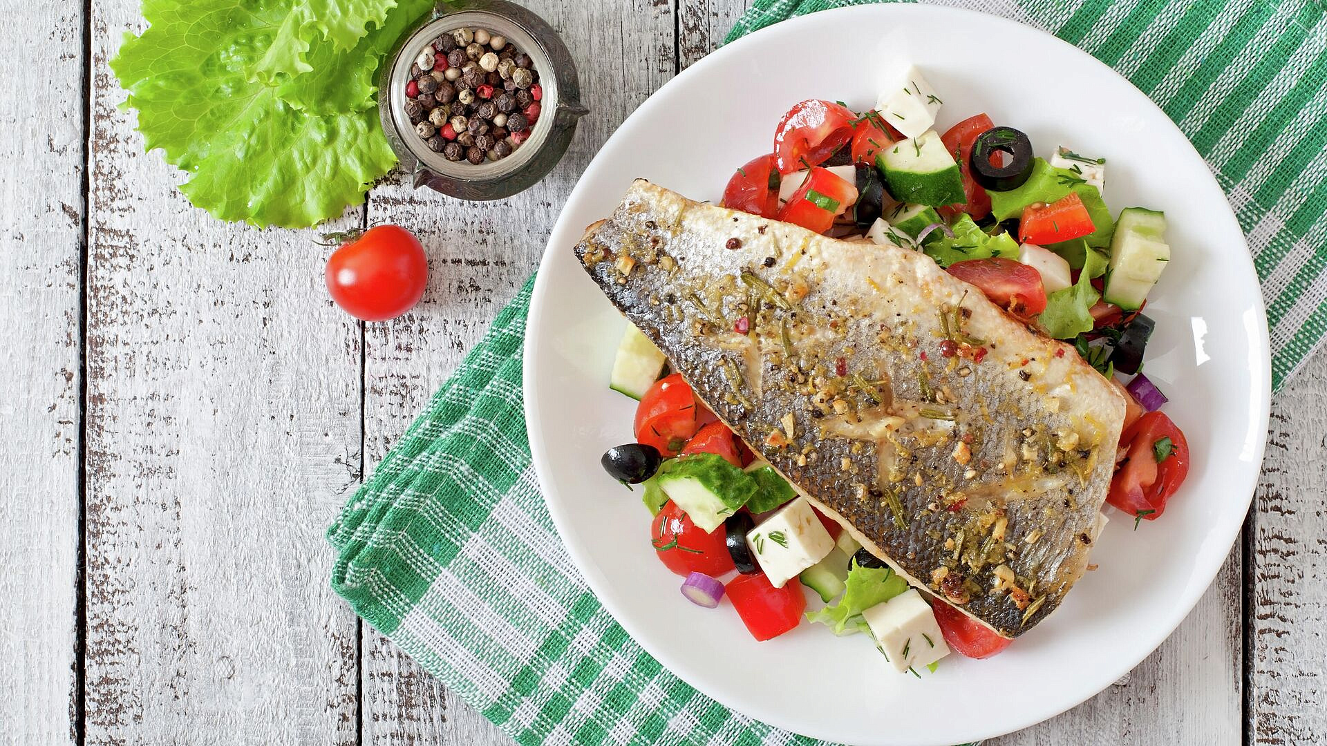 Врач объяснил, сколько рыбы нужно есть взрослым и детям