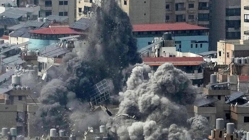 Число жертв израильских ударов по Ливану возросло