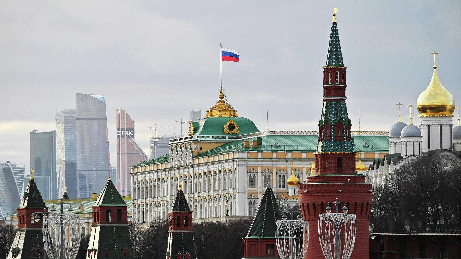 Переговорный процесс по Украине будет продолжен, заявили в Кремле