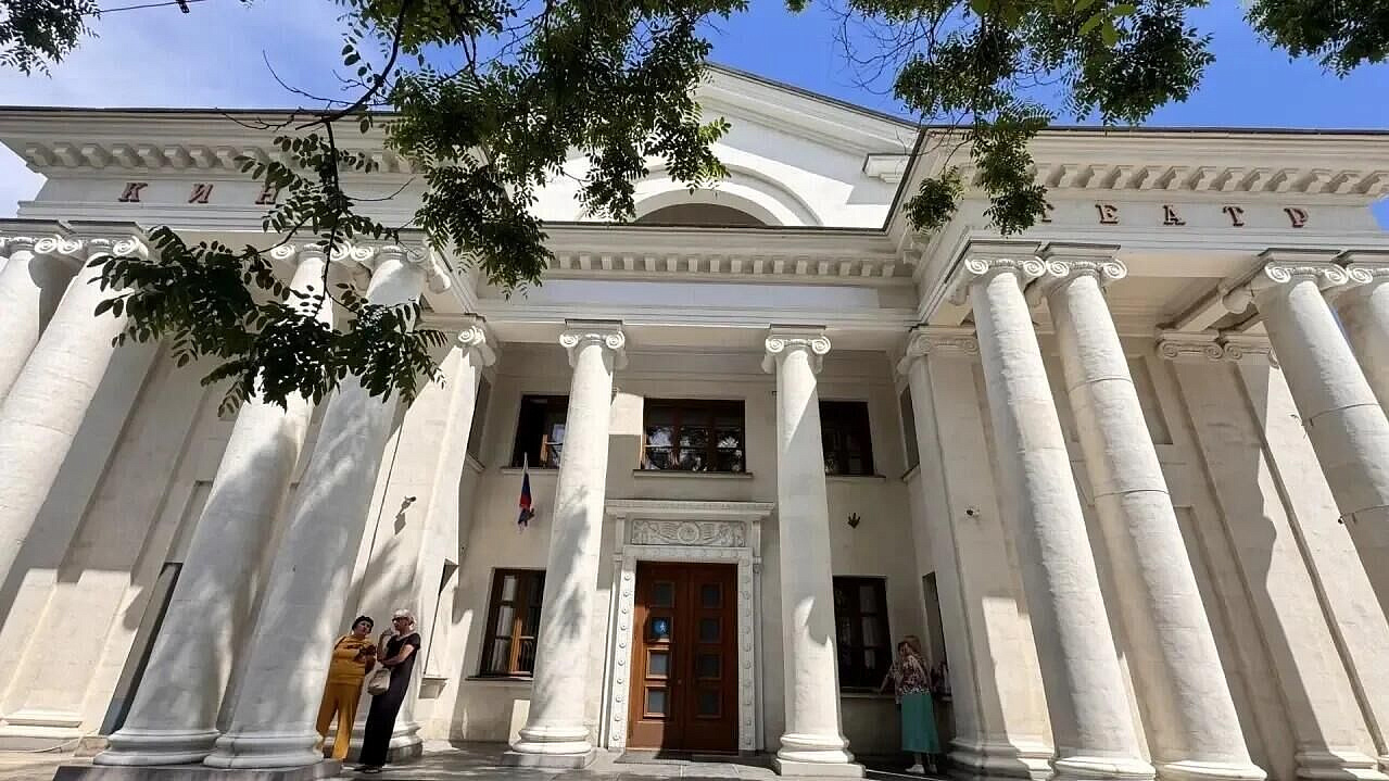 Развожаев: кинотеатр в Севастополе не может носить название "Украина"