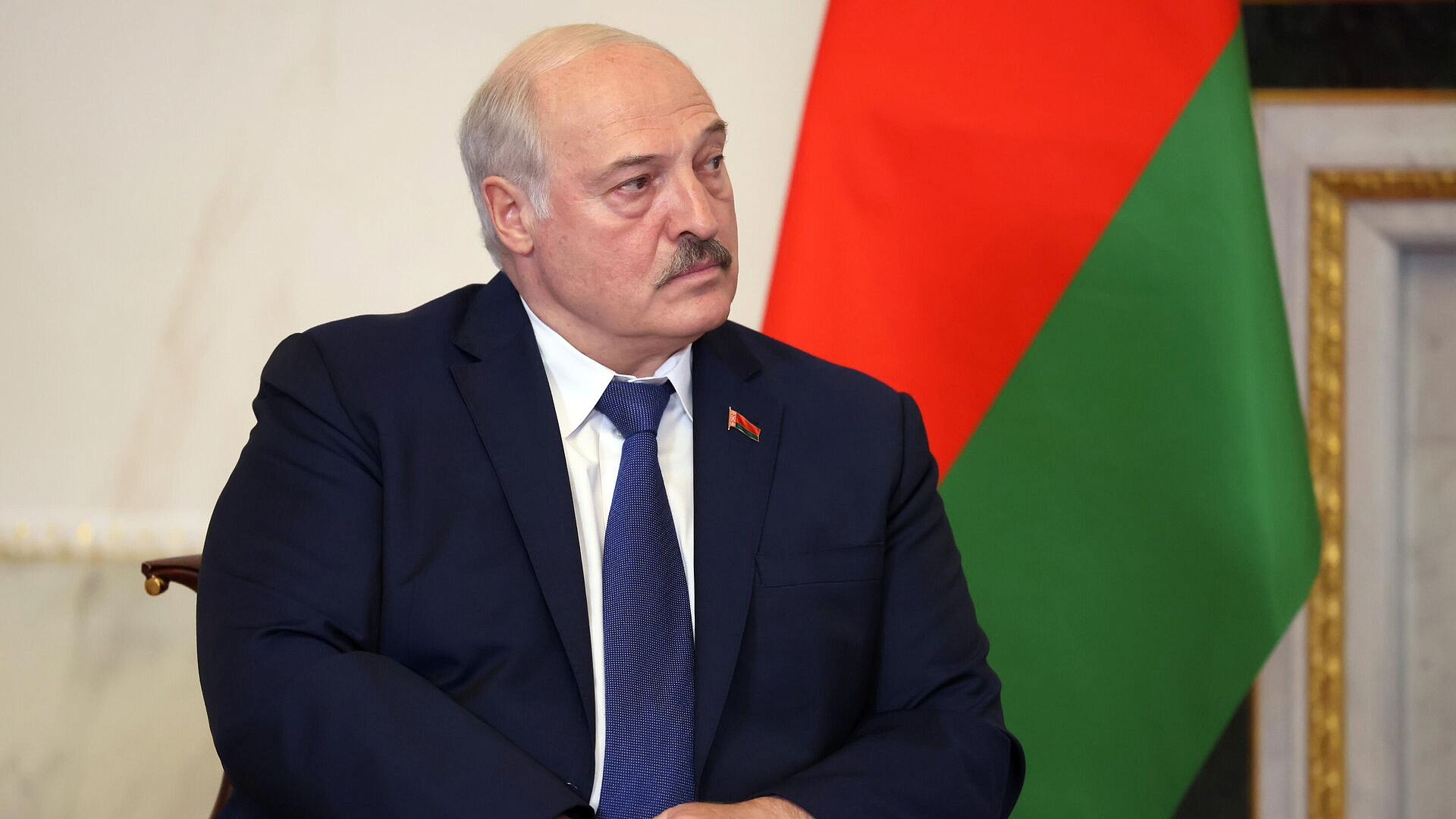 Китай однозначно будет с Россией, заявил Лукашенко