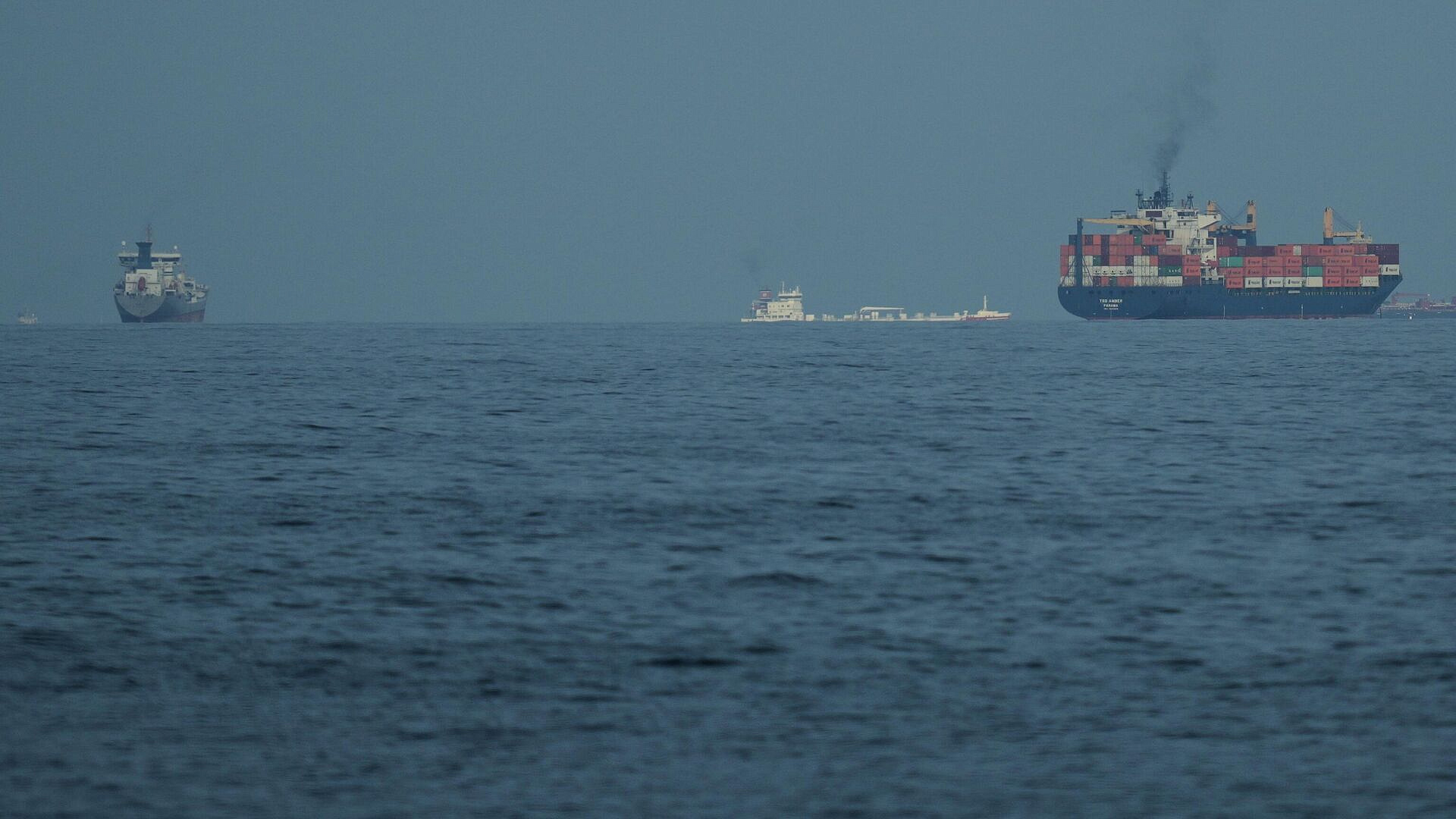 Ракета из Ирана попала в нефтяной танкер в водах Катара