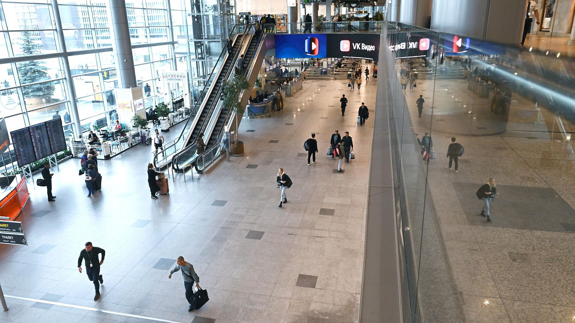 В Жуковском и Домодедово ввели ограничения на полеты