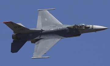 ВСУ испытывают нехватку пилотов для истребителя F-16, сообщил эксперт