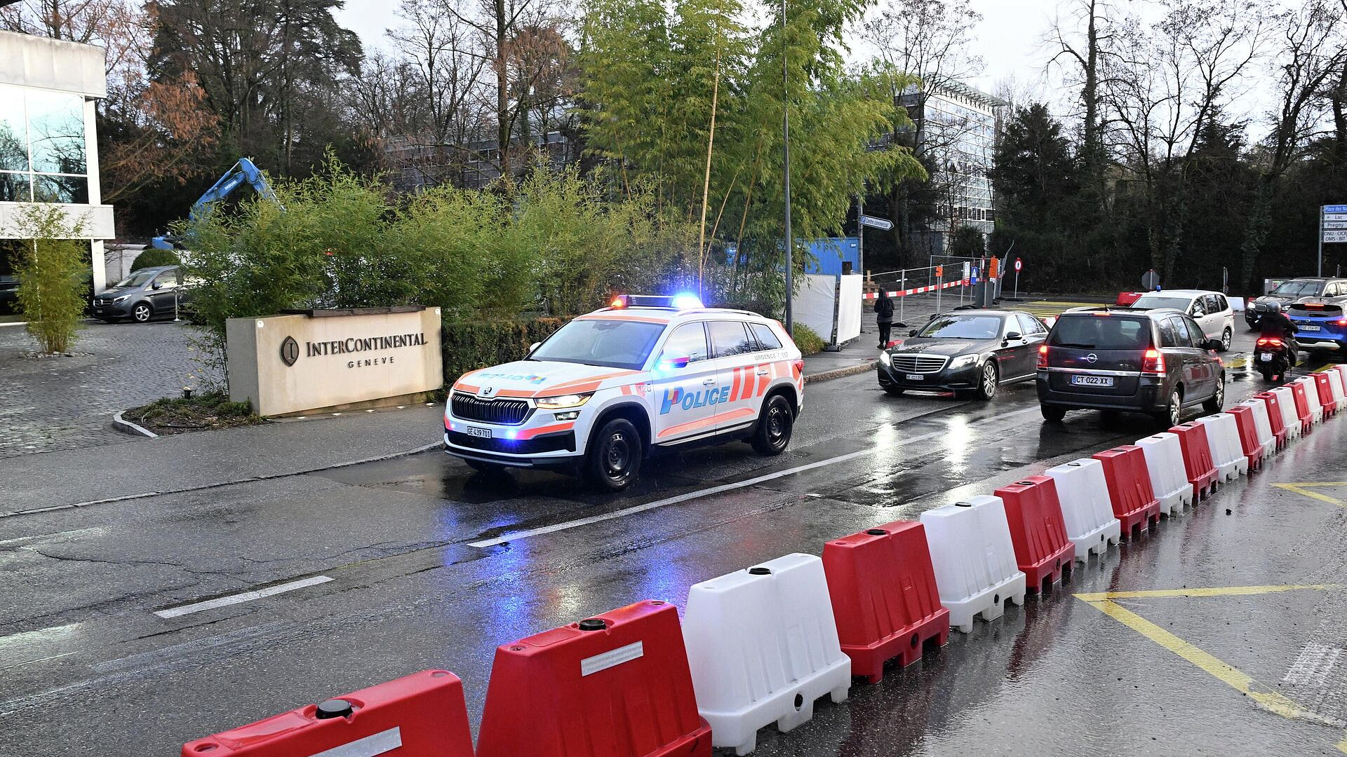 Российская делегация выехала из отеля в Женеве