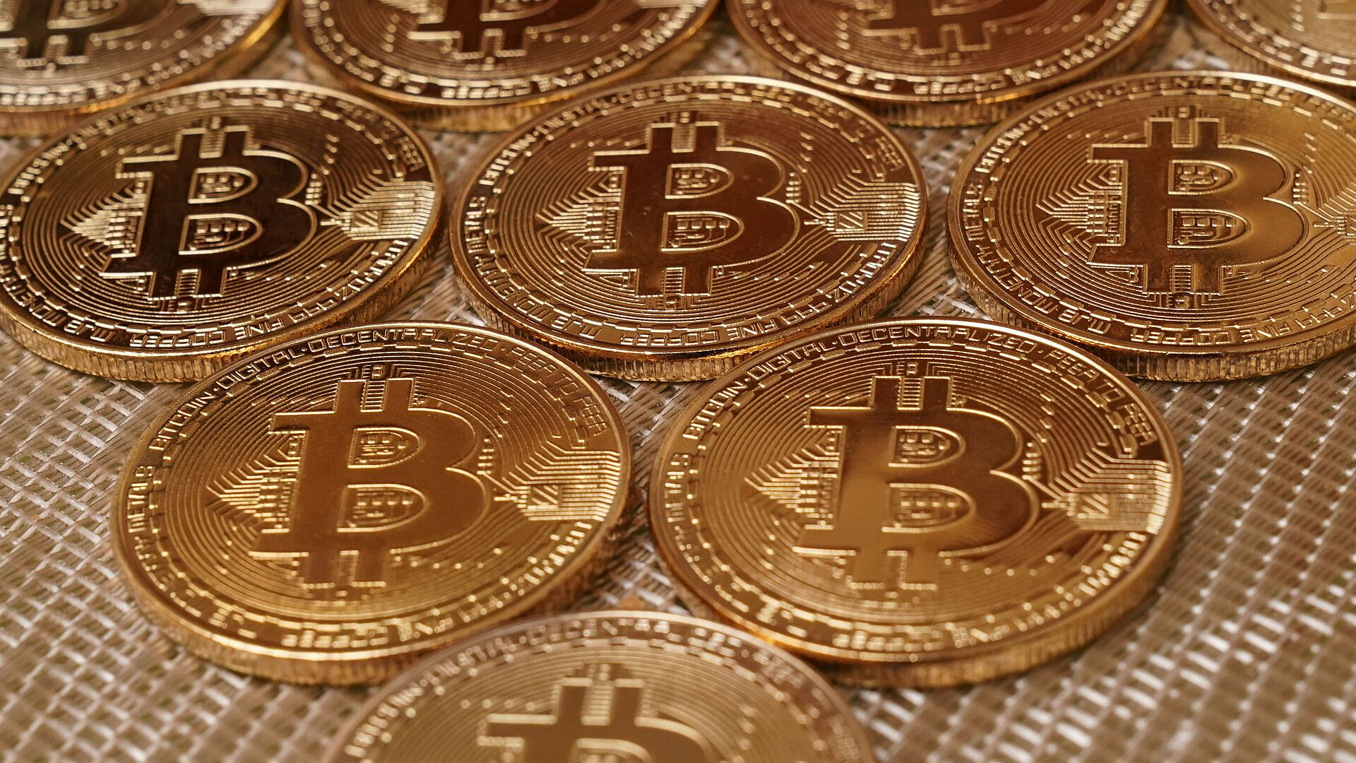 Стоимость биткоина опустилась ниже 68 тысяч долларов