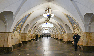 Метро Москвы опровергло информацию о задымлении на станции "Таганская"