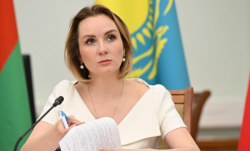 Львова-Белова призвала усилить работу с родителями с зависимостями