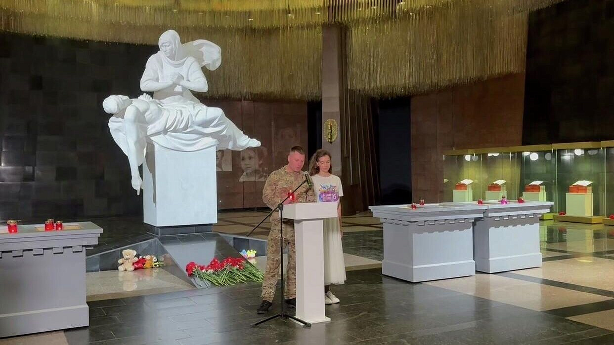 В Москве прошла акция-реквием ко Дню памяти погибших в Донбассе детей