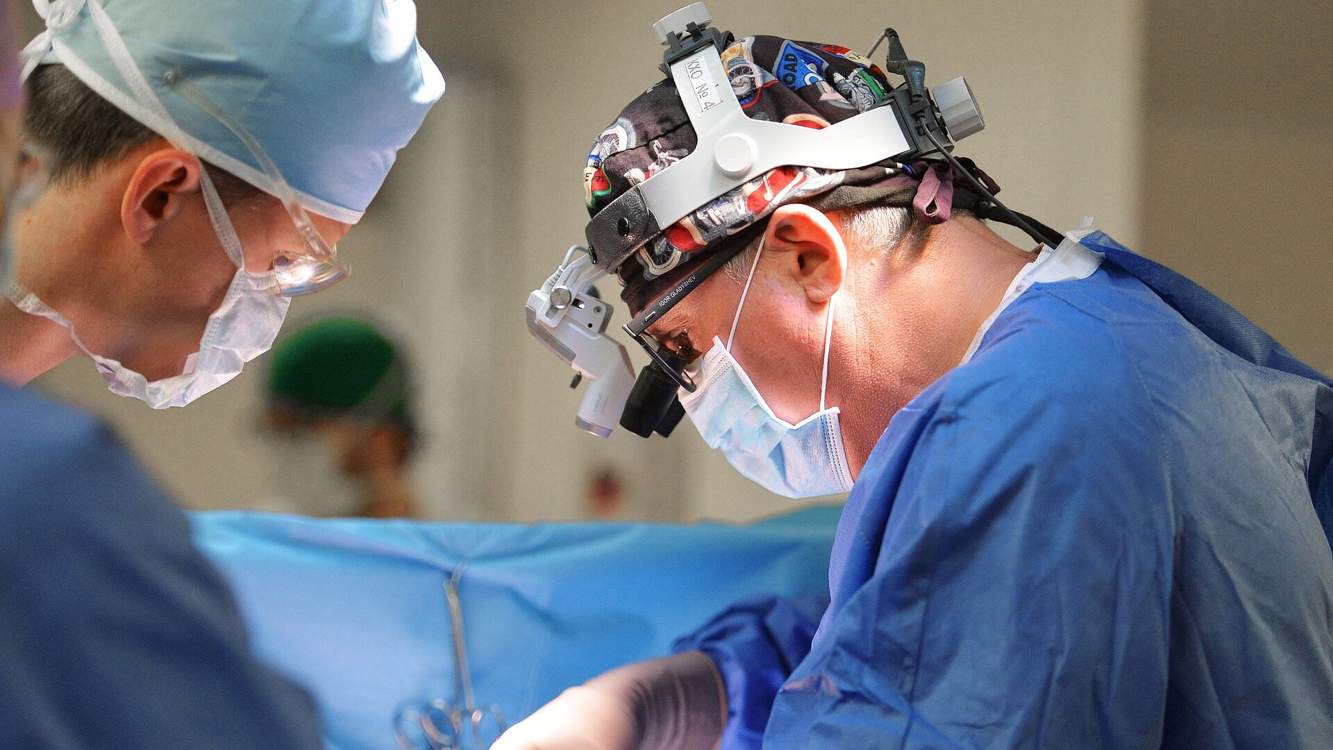 В Челябинске из руки мальчика извлекли пулю, с которой он ходил три месяца