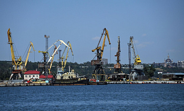 В порту Мариуполя за год отремонтируют больше 20 объектов