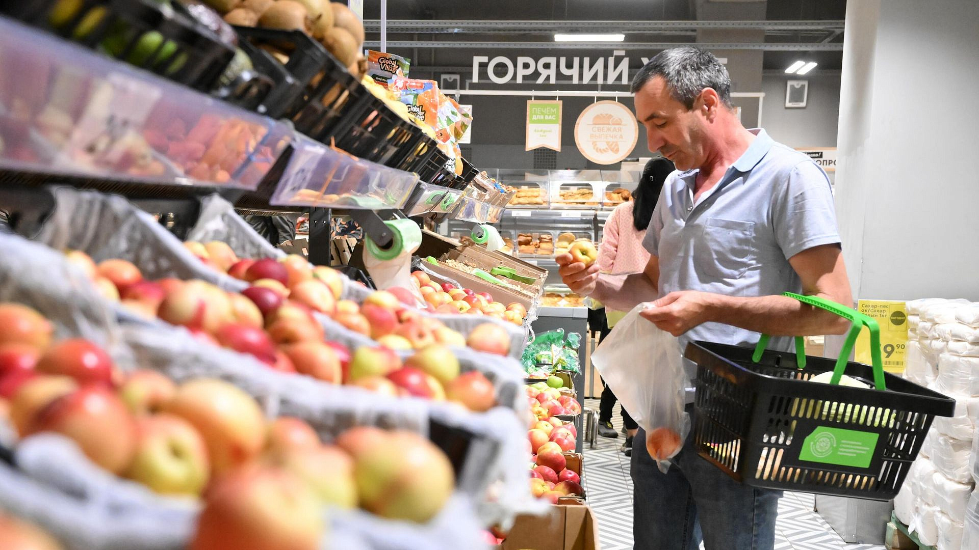 Магазины начнут тщательнее отслеживать качество продуктов