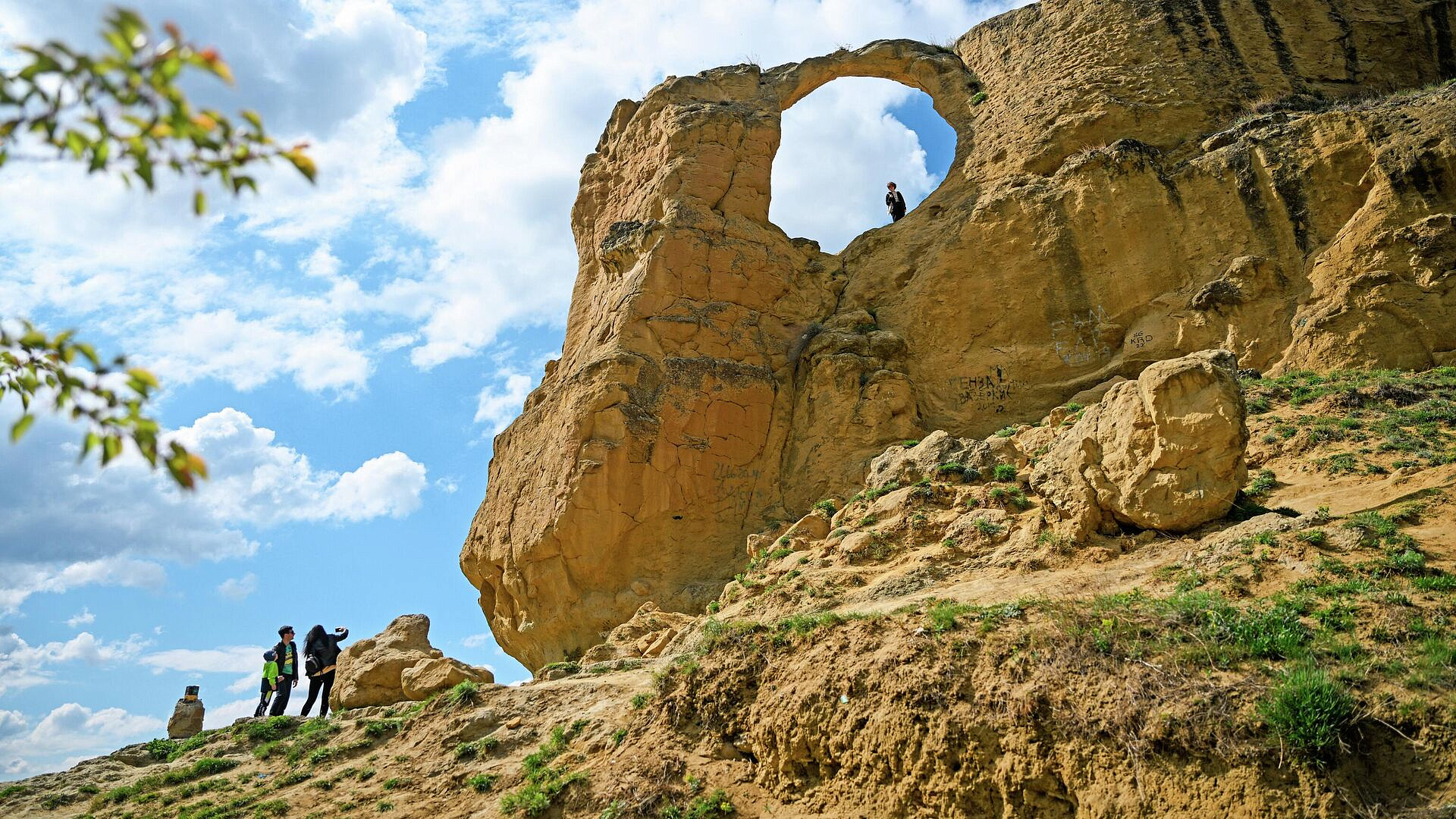 В Кисловодске каменная глыба едва не убила человека