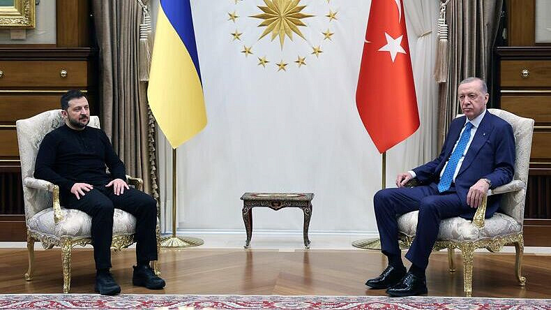 Эрдоган заявил Зеленскому о важности безопасного судоходства в Черном море