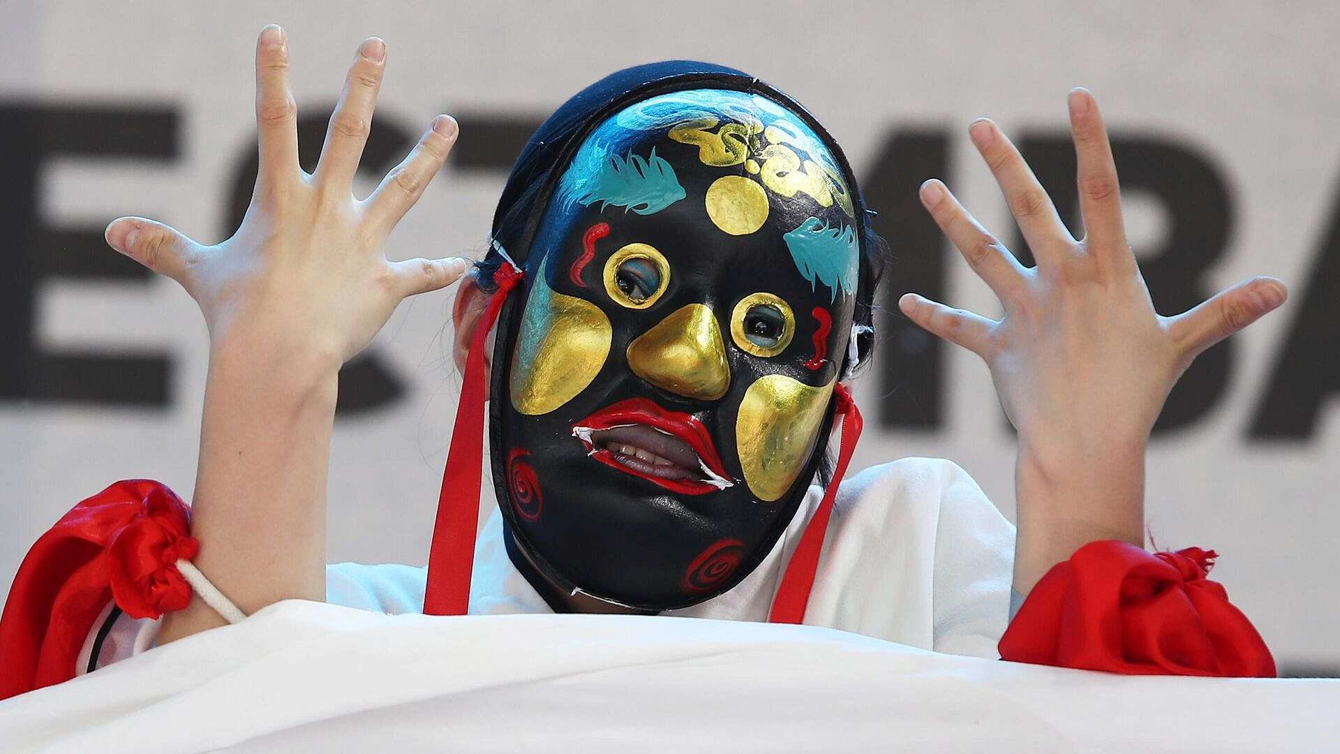 ������ � ����� ������� ����� 130 ���������� ���������� �����������