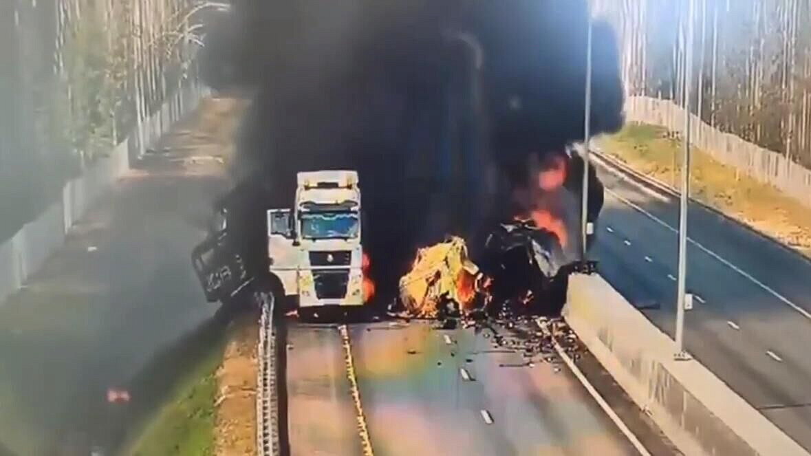 На участке трассы М11 в Тверской области нет движения из-за ДТП