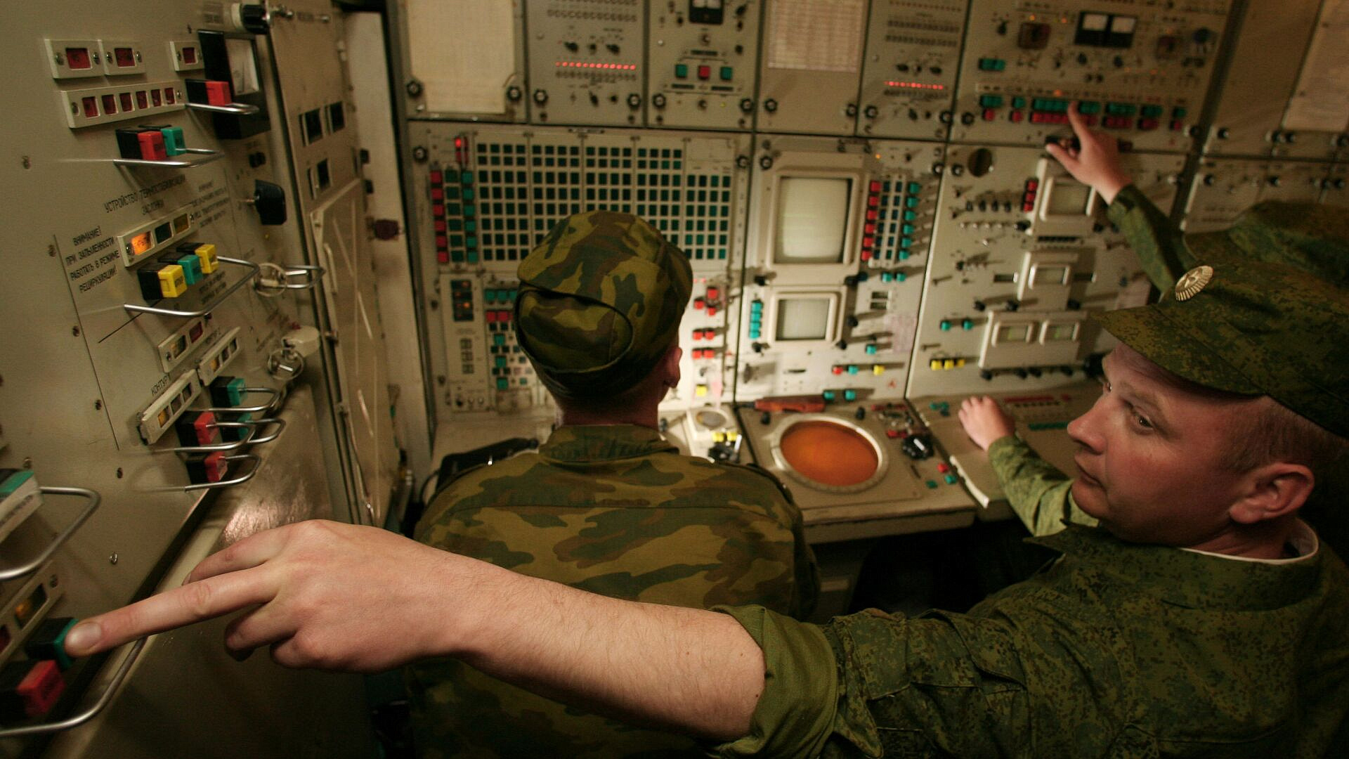 Силы ПВО отражают атаку БПЛА в Севастополе