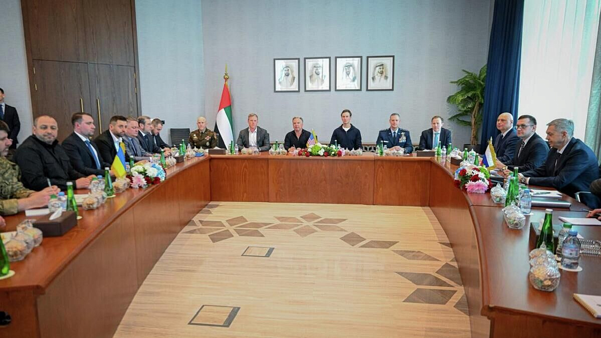 Источник: по итогам второго дня переговоров в ОАЭ ожидается коммюнике