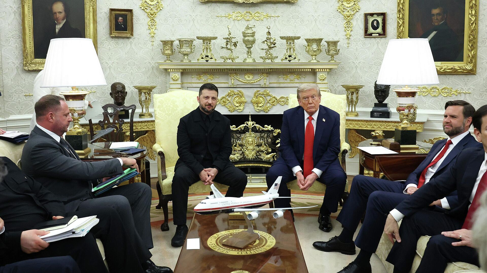 На встрече в Вашингтоне не обсуждали вопрос территорий, сообщают СМИ