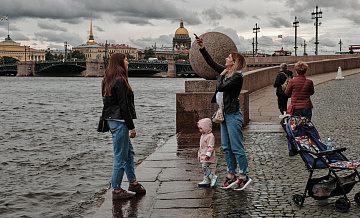 Названы самые популярные направления для путешествий с детьми весной