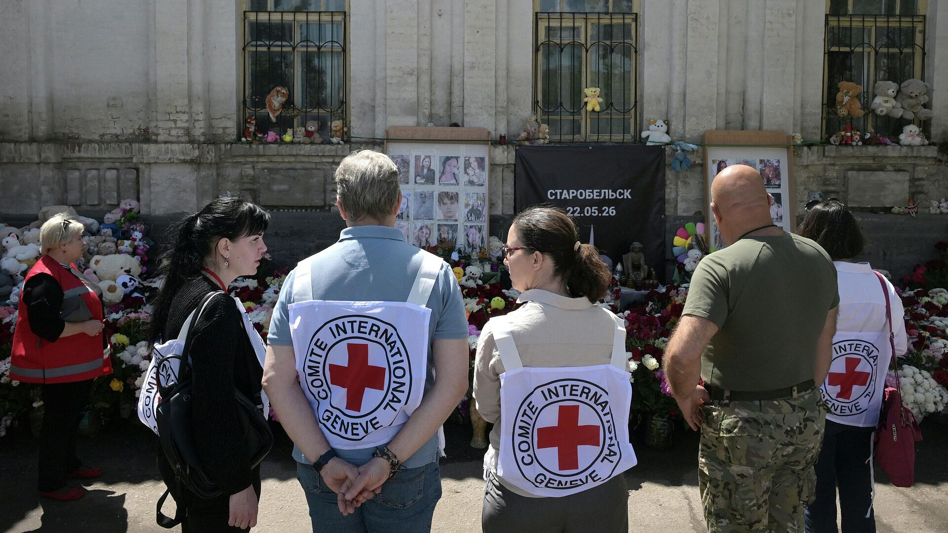 Делегация МККК посетила больницу с ранеными при ударе ВСУ по Старобельску