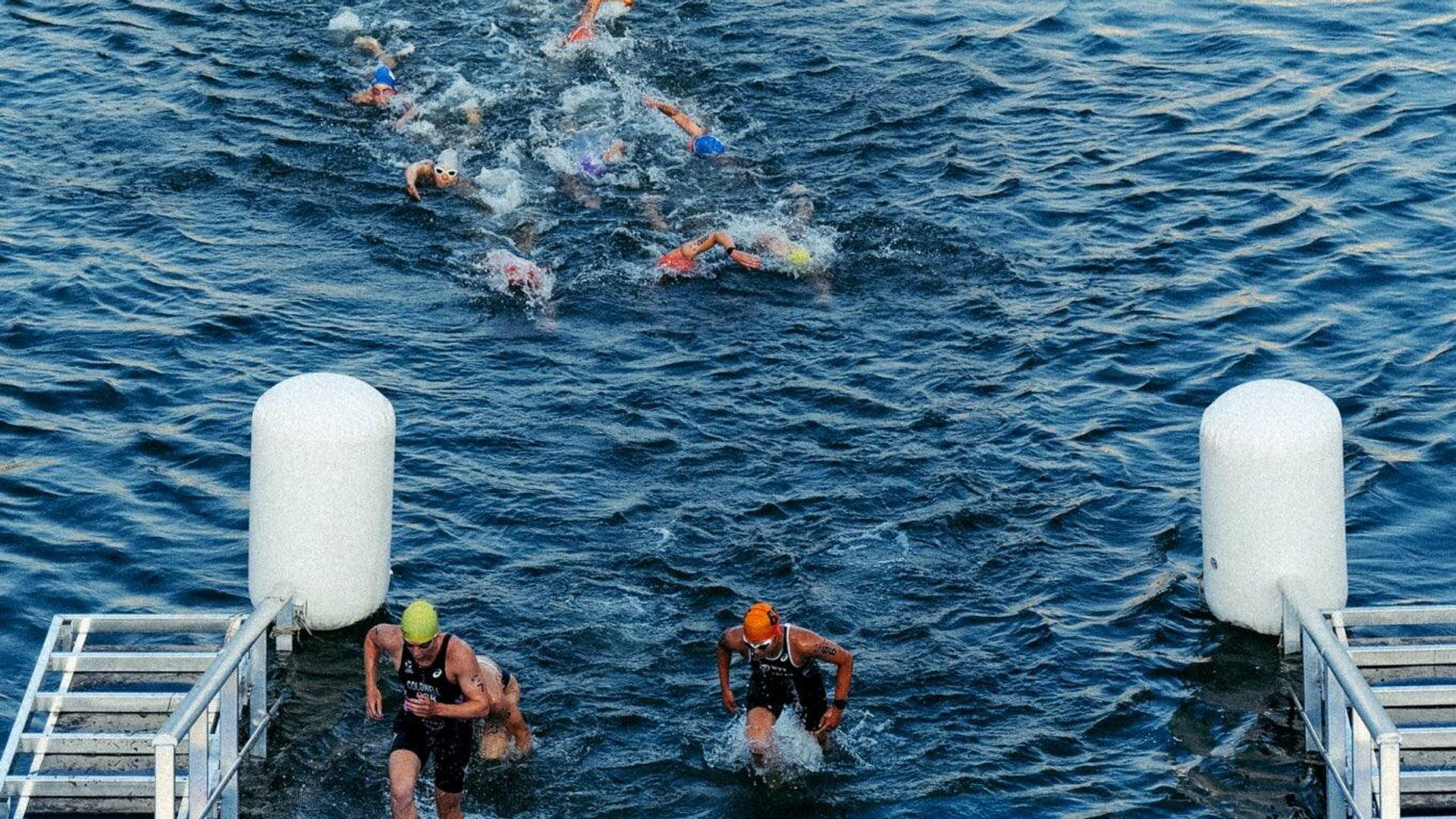 Россияне заняли пятое место в смешанной эстафете на открытой воде на ЧЕ