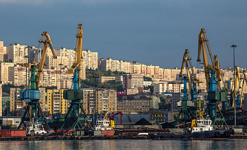 Патрушев назвал порты, которые прежде всего надо развивать на Севмпорпути