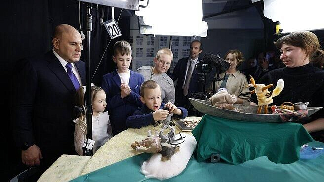 Мишустин исполнил новогодние мечты четырех детей