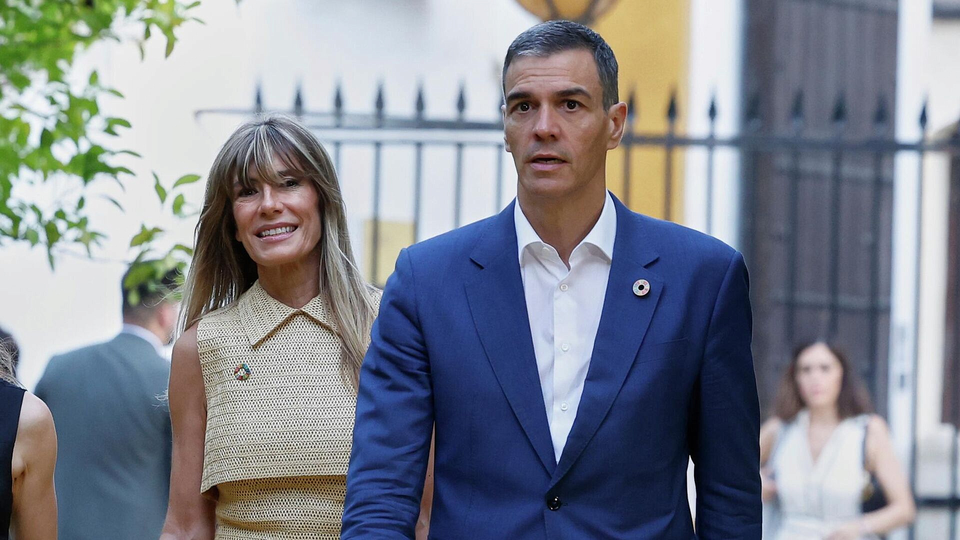 СМИ: жена испанского премьера подаст в суд на журналиста за акт агрессии