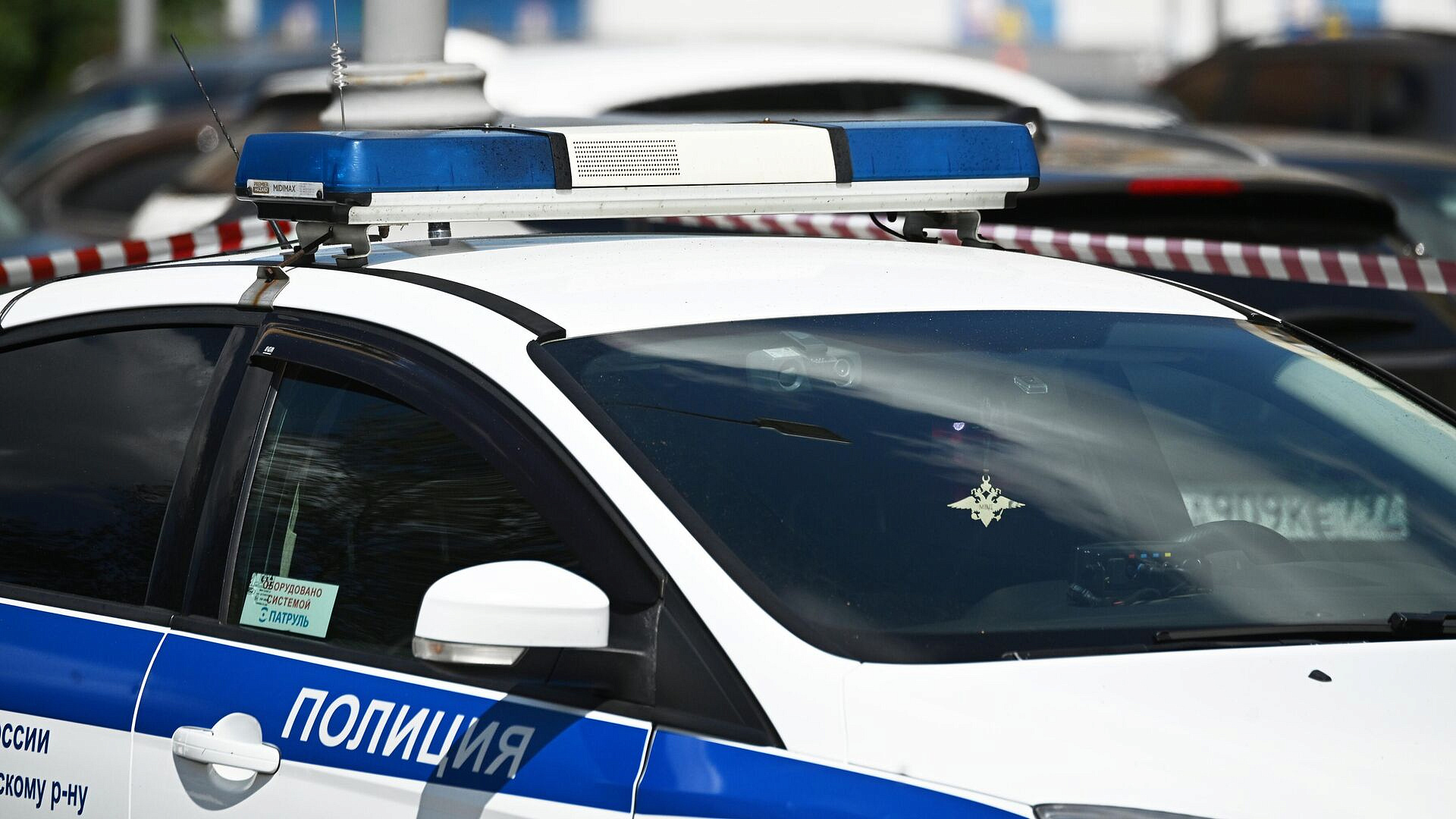 В Краснодаре проверяют заявления о повреждении автомобилей на парковке