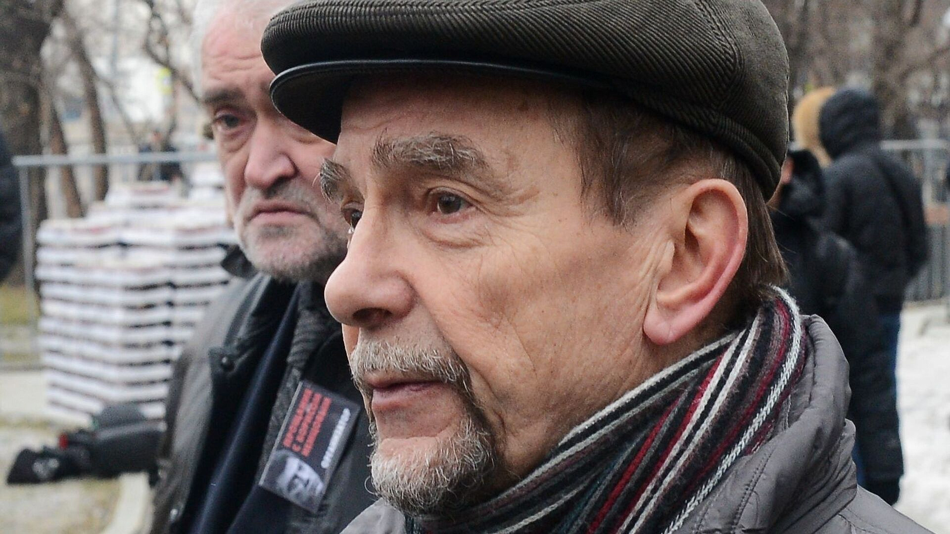 Суд заочно арестовал правозащитника Пономарева*