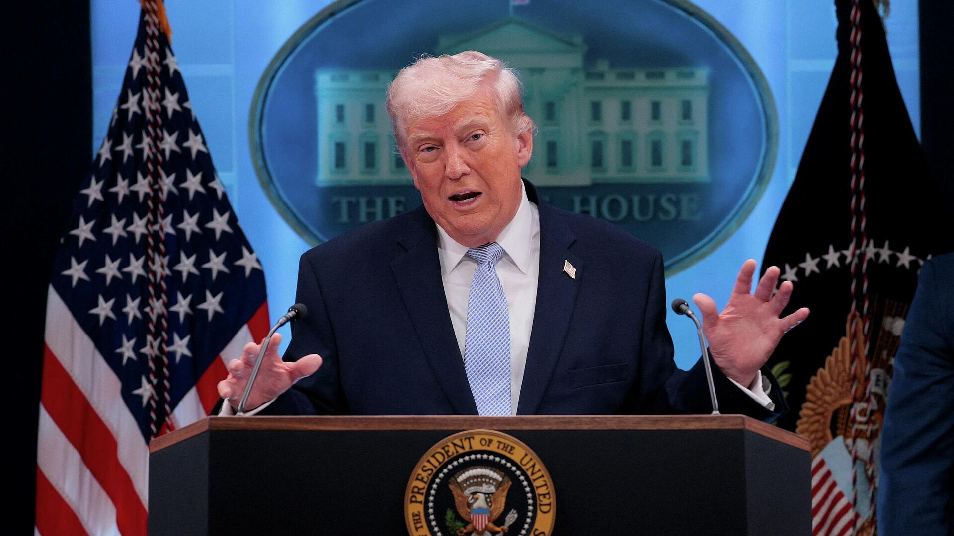 Трамп заявил, что ситуация в Ормузском проливе у него под контролем