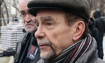 Суд заочно арестовал правозащитника Пономарева*