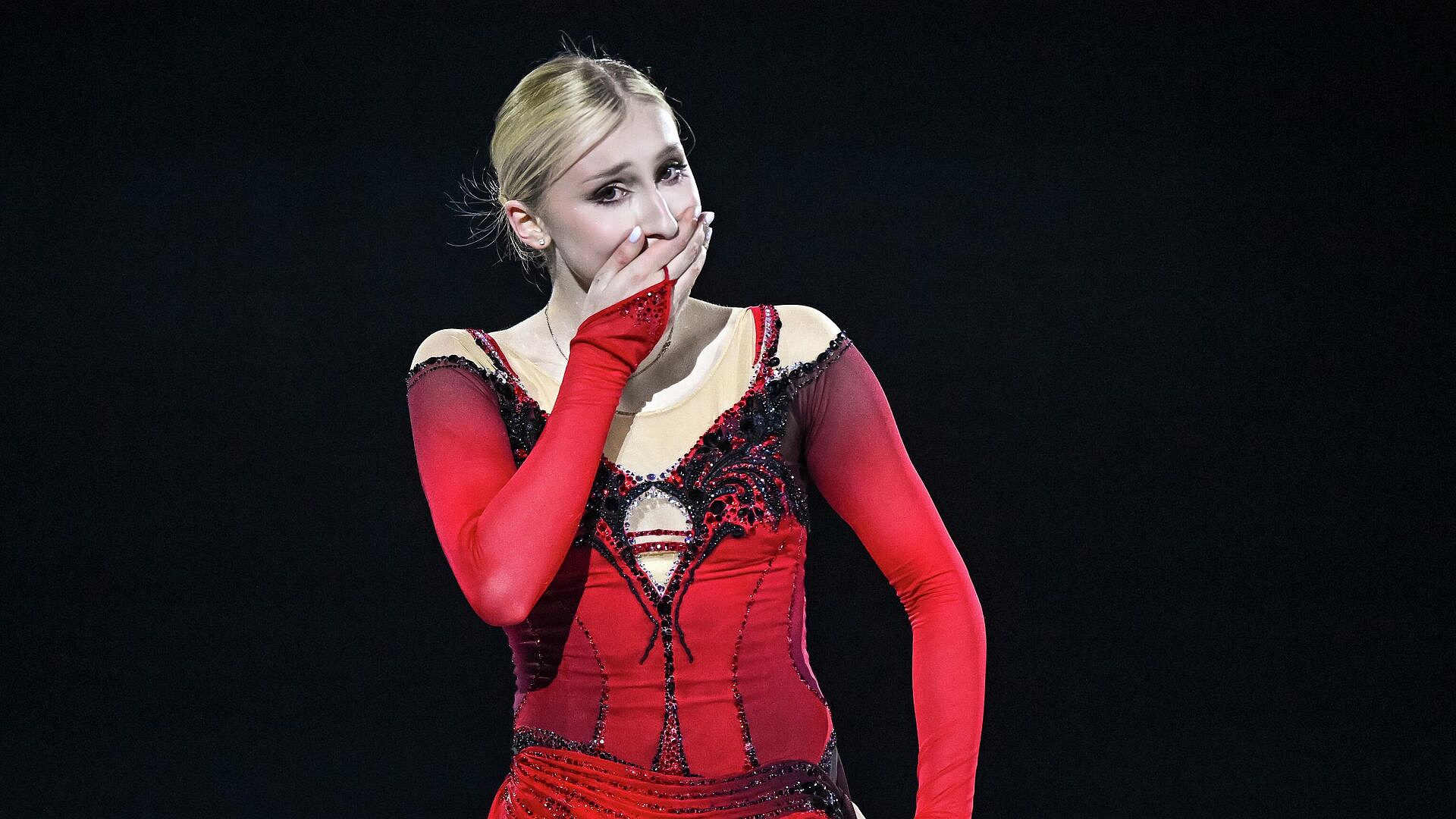 Кто ее проклял? Лишь Валиева и эта фигуристка способны на идеальное катание