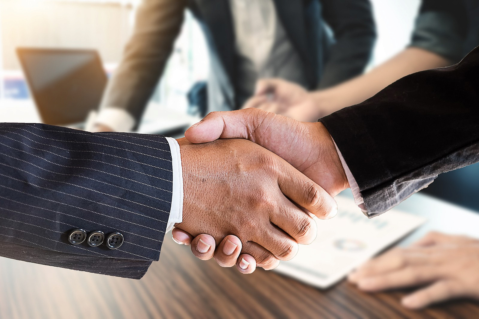 Российские компании провели рекордный объём сделок за рубежом в 2023 году