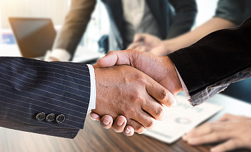 Российские компании провели рекордный объём сделок за рубежом в 2023 году