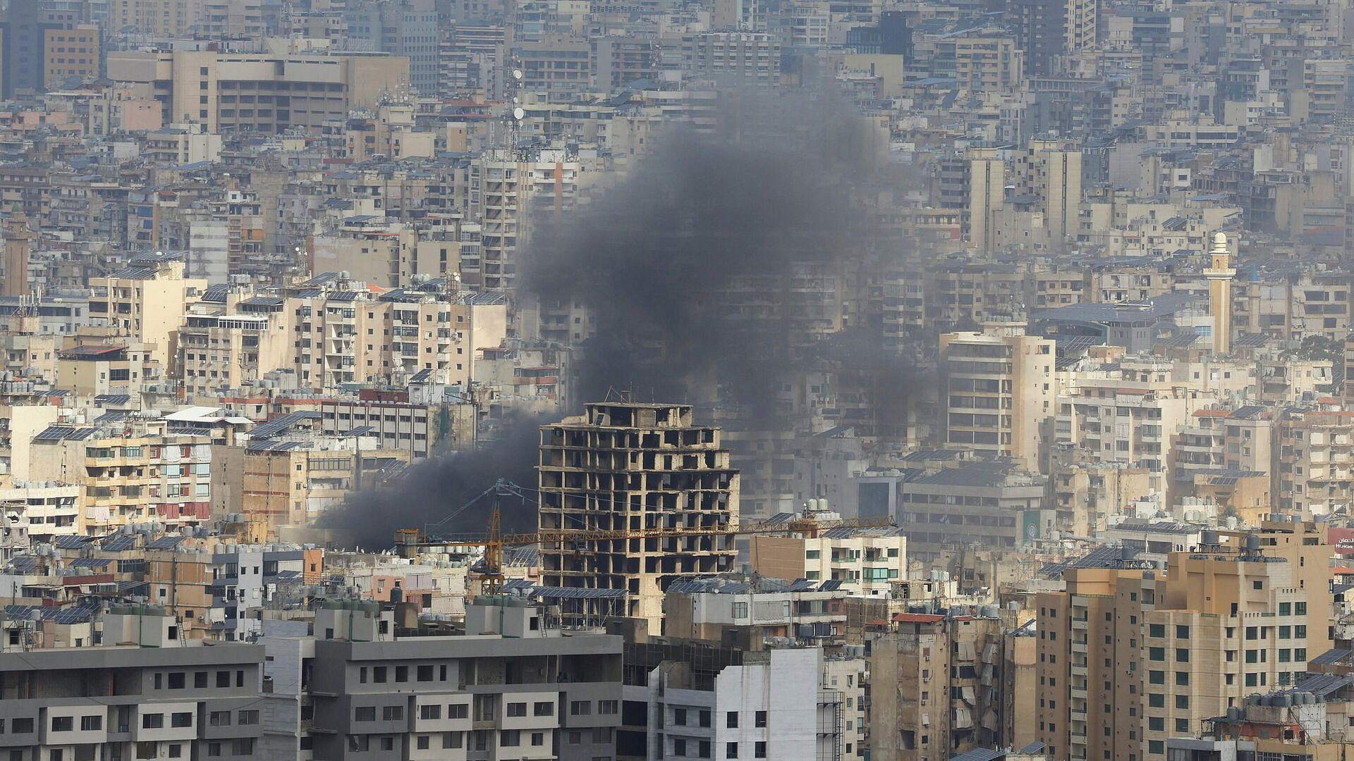 Пригород Бейрута дважды подвергся бомбардировкам в субботу, пишут СМИ