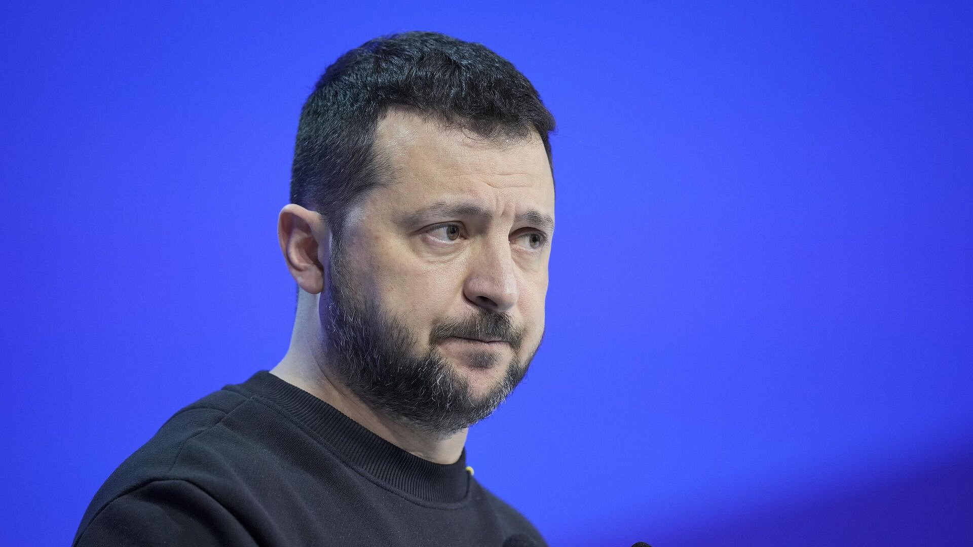 Зеленский устроил истерику в Мюнхене из-за российской армии