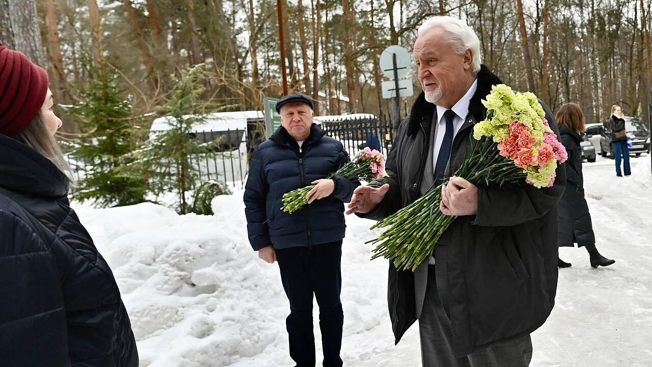 Спикер Тамбовской облдумы Матушкин посетил подшефные учреждения к 8 Марта