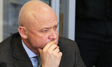 На Украине суд изменил меру пресечения экс-мэру Одессы