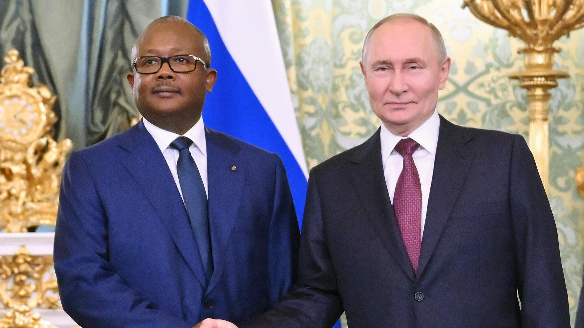 ����� ������� �� ���������� ����� ��� ��������� �� ������-�����