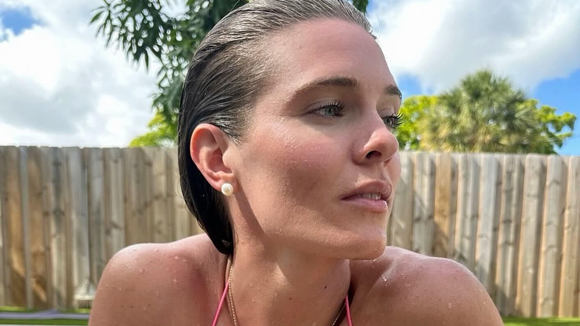 Модель OnlyFans Ньюман отстранили за нарушение антидопинговых правил