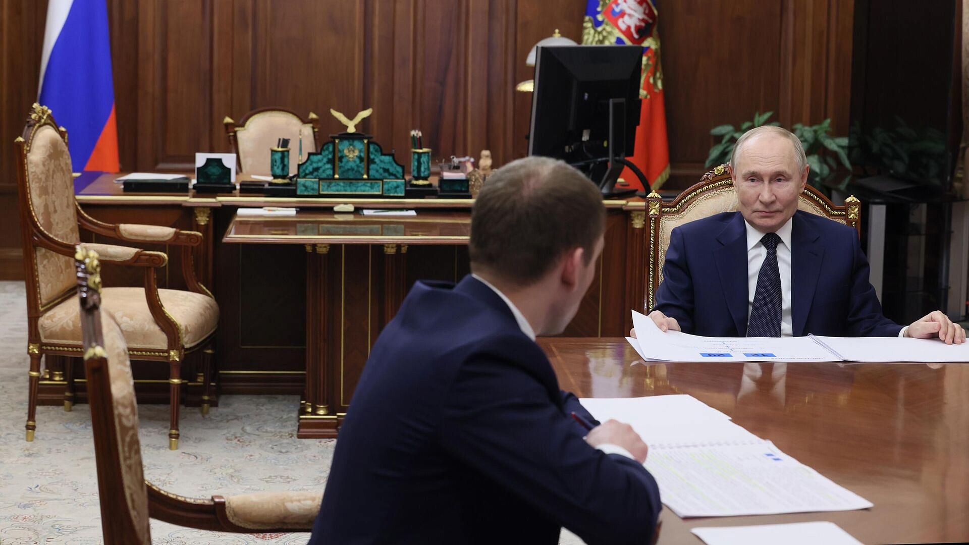 Путин заинтересовался изменением породного состава лесов на Урале