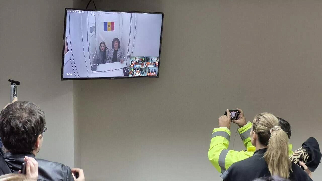 Глава Гагаузии по видеосвязи дает показания по финансированию партии