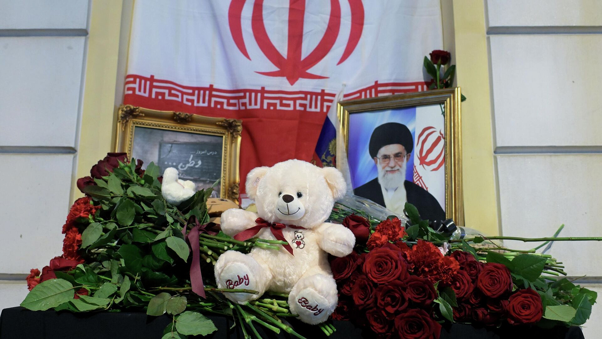 Аракчи призвал наказать США и Израиль за убийство Хаменеи